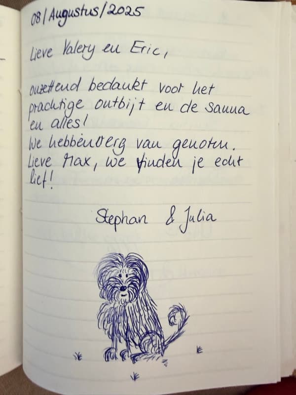 Handwritten Dutch guestbook note thanking Valery and Eric for the breakfast and sauna, above a detailed blue ink drawing of a shaggy dog.